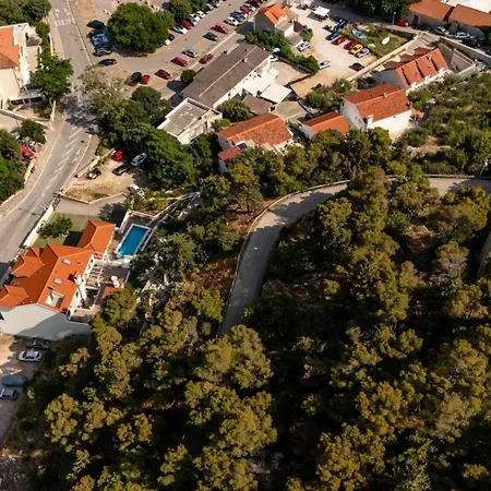 Kogo * Hvar Town