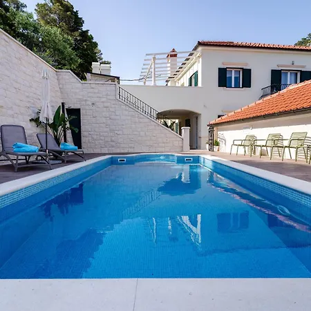 Kogo Apartment